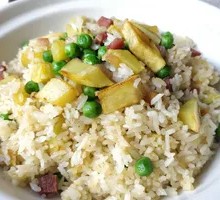 Stir-fried Rice with Potatoes in Copper Pot