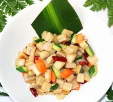 Stir-fried Lotus Root Cubes