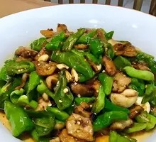 Stir-fried Pork with Long Green Chili