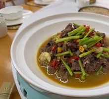 Stir-Fried Beef with Yellow Onion