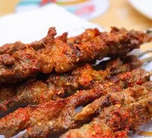 Charcoal-Grilled Beef Skewers