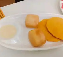 Golden Steamed Bun