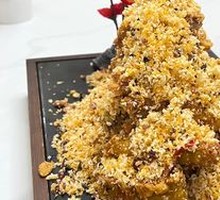 Golden Garlic Pork Ribs