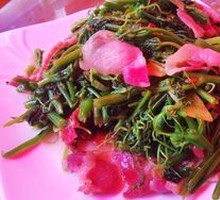 Ham Stir-fried Pumpkin Shoots