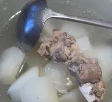 Pork Rib and Radish Soup