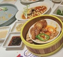 Hundred-Sauce Steamed Chicken Feet