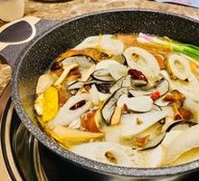 Yunnan Wild Mushroom Hot Pot