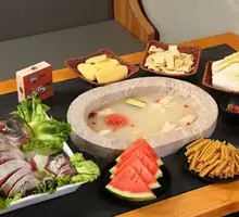 Stone Pot Fish Hot Pot