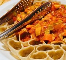 Five-Tomato Sauce over Buckwheat Noodles
