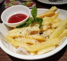 Sea Salt Black Pepper Cheese Fries
