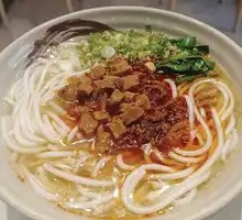Braised Pork Cubes with Rice Noodles