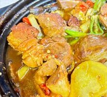 Braised Pig's Feet in Yellow Sauce