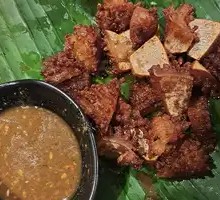 Dai-style Golden Fried Pigskin