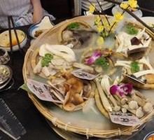 Chicken and Mushroom Soup Pot