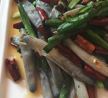Dried Chili and Leek Stir-fried Sandworm