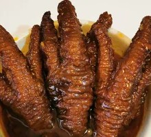 Garlic-Flavored Braised Chicken Feet