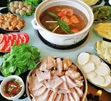 Sour Cabbage Pork Trotter Pot