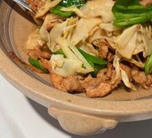 Grandmother's Stir-Fried Pork with Green Pepper
