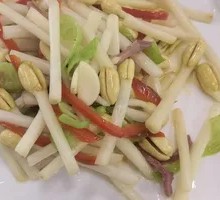 Ham Shreds Stir-Fried with Peanut Sprouts
