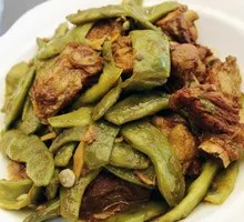 Stewed Pork Ribs with Green Beans and Potatoes