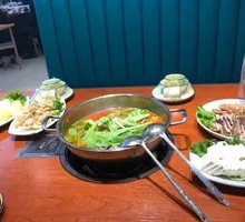 Sour Soup Crispy Pork Trotters