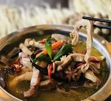 Stir-Fried Pork and Pickled Cabbage Dish