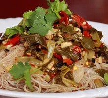 Pickled Vegetable and Glass Noodles Salad