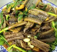 Stir-Fried Eel with Spicy Sauce