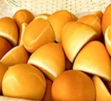 Baked Steamed Bun with Yellow Peach