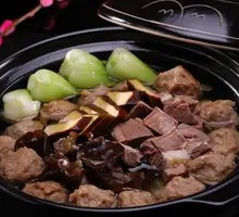 Braised Pork Meatballs in Clay Pot