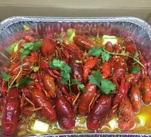 Stewed Spicy Crawfish with Garlic