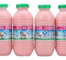 Lizi Garden Strawberry Flavored Milk Drink