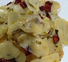 Pickled Cabbage and Potato Slices