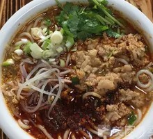 Head-Strong Braised Pork Noodles