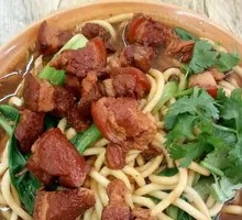 Sichuan-style Braised Pork Noodles