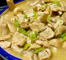 Green Pepper Stir-fried Wild Mushroom