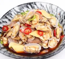 Secret-Recipe Drunk Clams