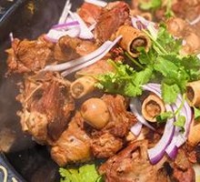 Family Feast Lamb Bone Pot