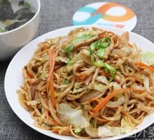 Stir-Fried Noodles with Shredded Meat