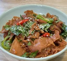 Cold-Mixed Elm Ear Salad