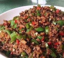 Spicy Beef with Mini Chilies