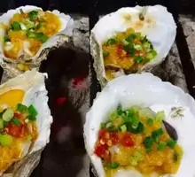 Charcoal-Grilled Garlic Oysters