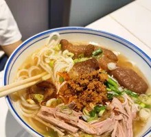 Yiliang Pork Leg Noodles
