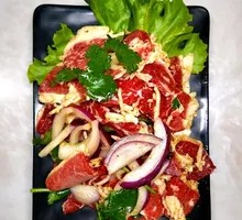 Qiqi Family-Style Spiced Beef Salad