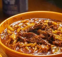 Sauce-Flavored Chicken and Celery Fried Rice Noodles