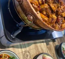 Sichuan-style Frog and Chicken Hot Pot