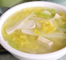 Chinese Cabbage and Tofu Soup