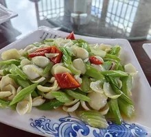 Celery and Lily Bulb Stir-fry