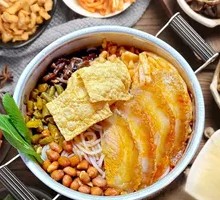Crispy Braised Pork Luosifen