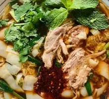 Stewed Meat Rolls with Rice Noodles